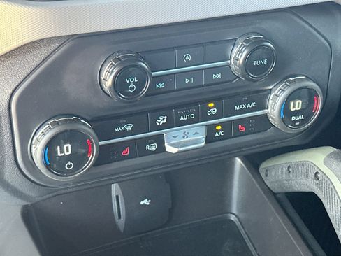 Used 2024 Ford Bronco Everglades AWD/4WD image 19