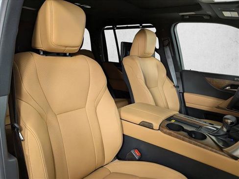Used 2026 Lexus LX 600 4WD w/ Accessory Package (Z1) image 24