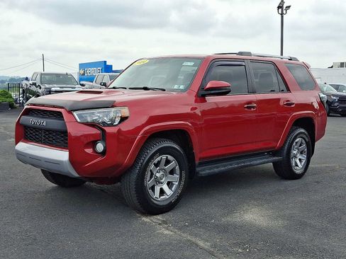 Used 2014 Toyota 4Runner Trail AWD/4WD image 3