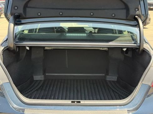 Used 2019 Toyota Camry SE FWD image 30