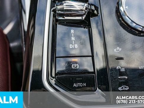 Used 2025 BMW i7 eDrive50 w/ M Sport Package image 47