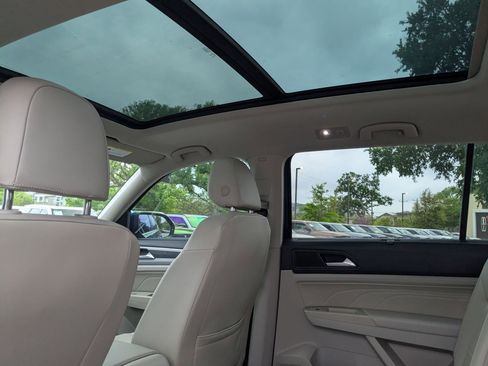 Used 2021 Volkswagen Atlas SEL R-Line image 23