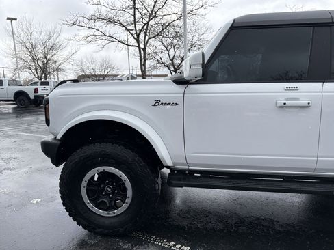 Used 2023 Ford Bronco Outer Banks w/ Sasquatch Package image 10