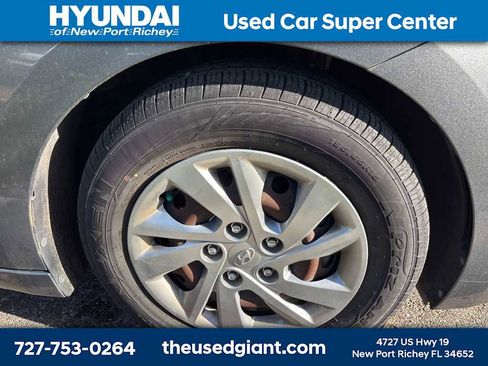 Used 2019 Hyundai Elantra SE image 6