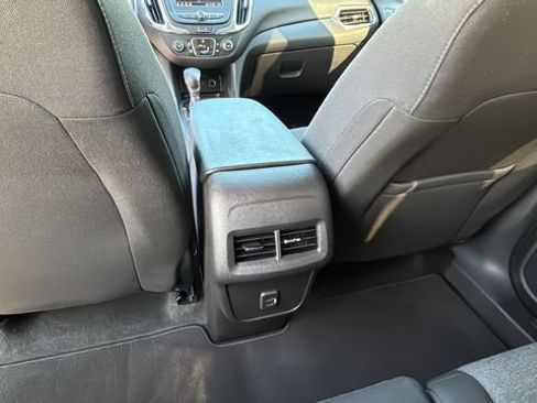 Used 2023 Chevrolet Equinox LT FWD image 20