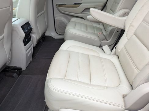 Used 2018 GMC Acadia Denali w/ Technology Package FWD image 22