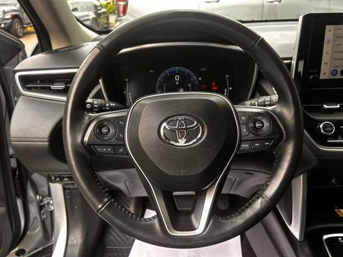 Used 2023 Toyota Corolla Cross XLE AWD/4WD image 22