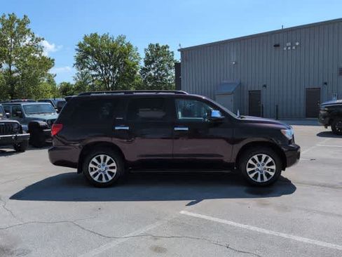 Used 2014 Toyota Sequoia Limited AWD/4WD image 9