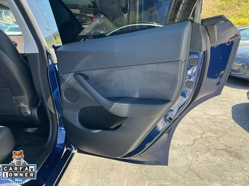 Used 2023 Tesla Model Y Long Range AWD/4WD image 59
