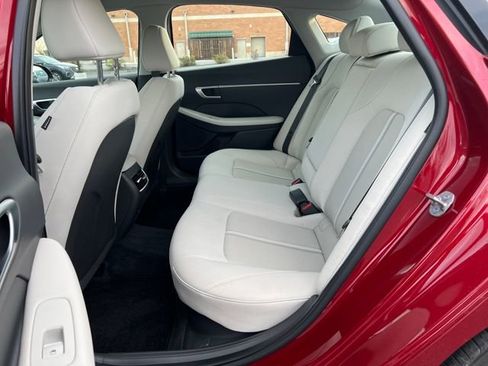 Certified 2025 Hyundai Sonata SEL image 17