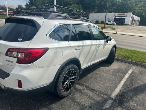 Used 2015 Subaru Outback 3.6R Limited AWD/4WD image 9