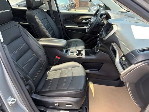 Used 2024 GMC Terrain Denali w/ Denali Premium Package AWD/4WD image 21