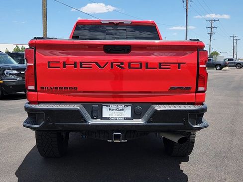 Used 2024 Chevrolet Silverado 2500 ZR2 w/ Technology Package AWD/4WD image 20