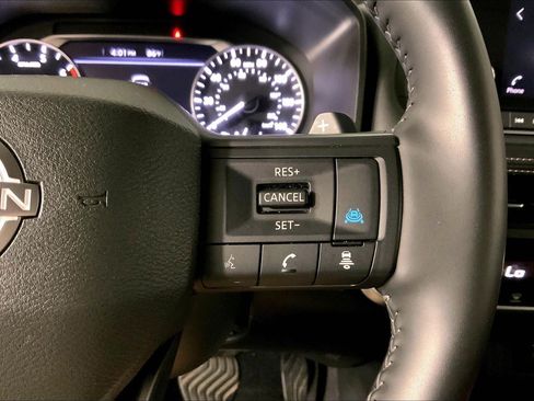 Used 2025 Nissan Rogue SV AWD/4WD image 19