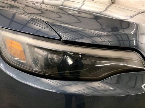 Used 2019 Jeep Cherokee Limited image 27