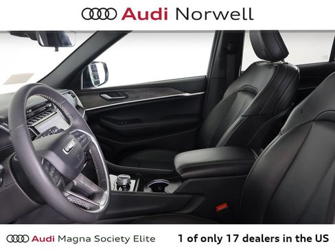 Used 2025 Jeep Grand Cherokee Limited AWD/4WD image 18