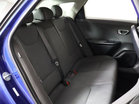 Used 2025 Kia K4 LXS image 27