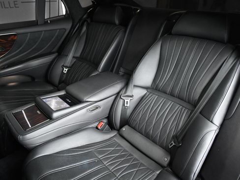 Used 2018 Lexus LS 500 w/ Luxury Package image 42