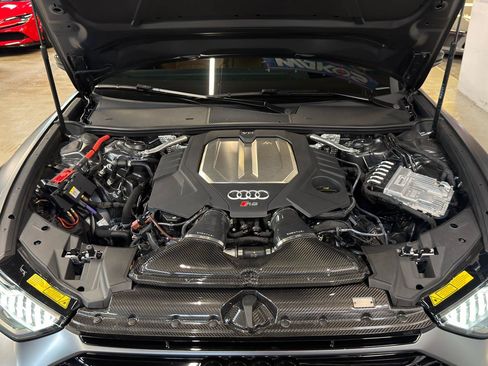 Used 2023 Audi RS 6 w/ Carbon Optic Package AWD/4WD image 30
