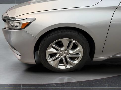 Used 2019 Honda Accord LX image 10