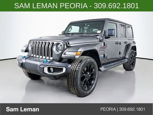 Used 2022 Jeep Wrangler Unlimited Sahara w/ Cold Weather Group image 3