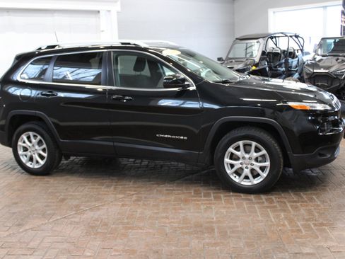 Used 2017 Jeep Cherokee Latitude image 8