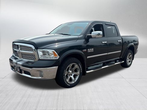 Used 2017 RAM 1500 Laramie w/ Convenience Group AWD/4WD image 7