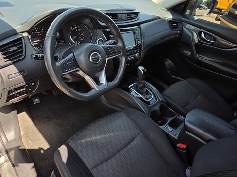 Used 2018 Nissan Rogue SV AWD/4WD image 30