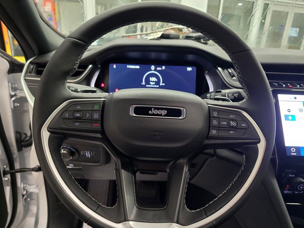 New 2027 Jeep Grand Cherokee Laredo X RWD image 17