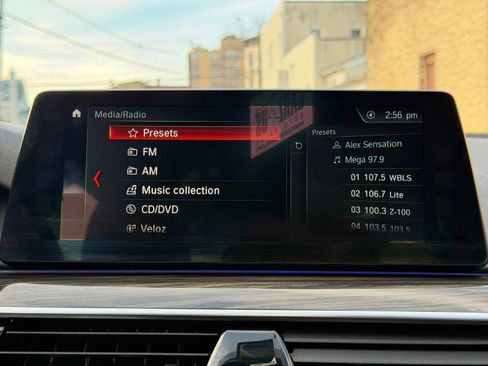 Used 2018 BMW 530i xDrive 530i xDrive image 36