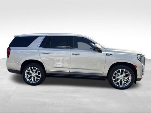 Used 2023 GMC Yukon Denali AWD/4WD image 4