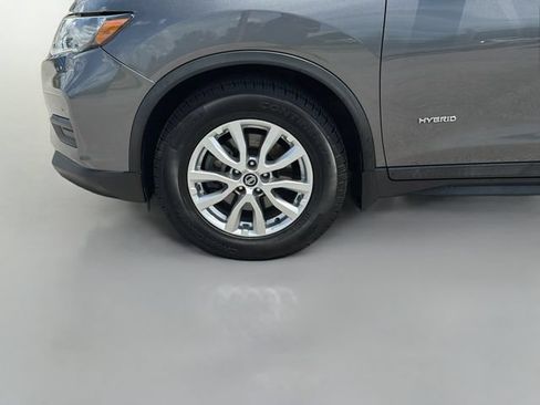 Used 2019 Nissan Rogue SV w/ Premium Package FWD image 39