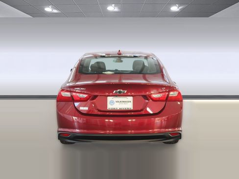 Used 2018 Chevrolet Malibu LT image 9