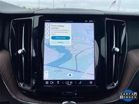 Used 2023 Volvo XC60 B5 Plus image 17