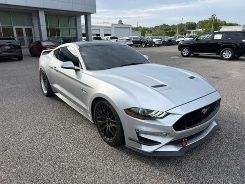 Used 2019 Ford Mustang GT Premium w/ GT Performance Package RWD image 4