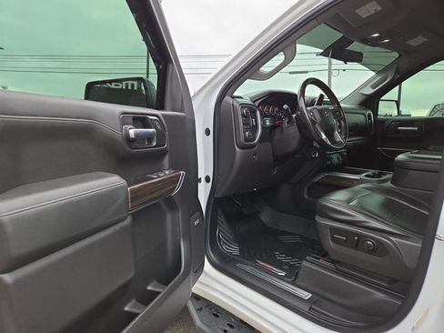 Used 2020 Chevrolet Silverado 1500 LT Trail Boss image 7