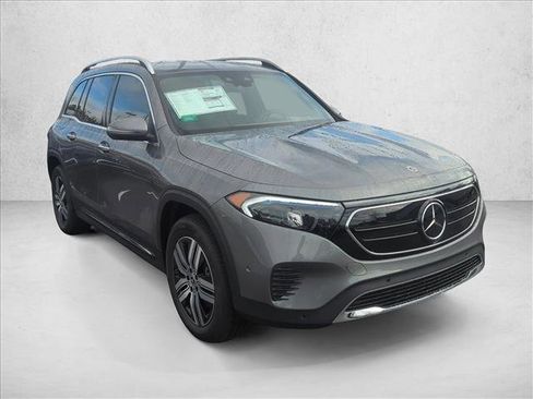 Used 2023 Mercedes-Benz EQB 300 4MATIC image 7