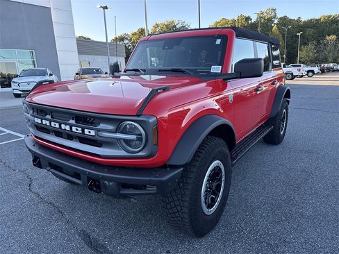 Used 2021 Ford Bronco Big Bend w/ Sasquatch Package image 3