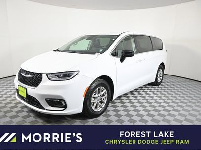 Used 2024 Chrysler Pacifica Touring-L