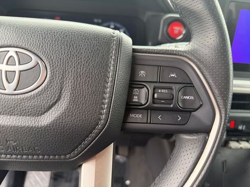 Used 2025 Toyota 4Runner TRD Off-Road AWD/4WD image 16