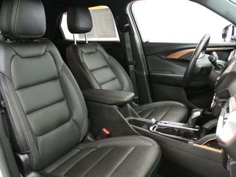 Used 2023 Chevrolet TrailBlazer ACTIV FWD image 32