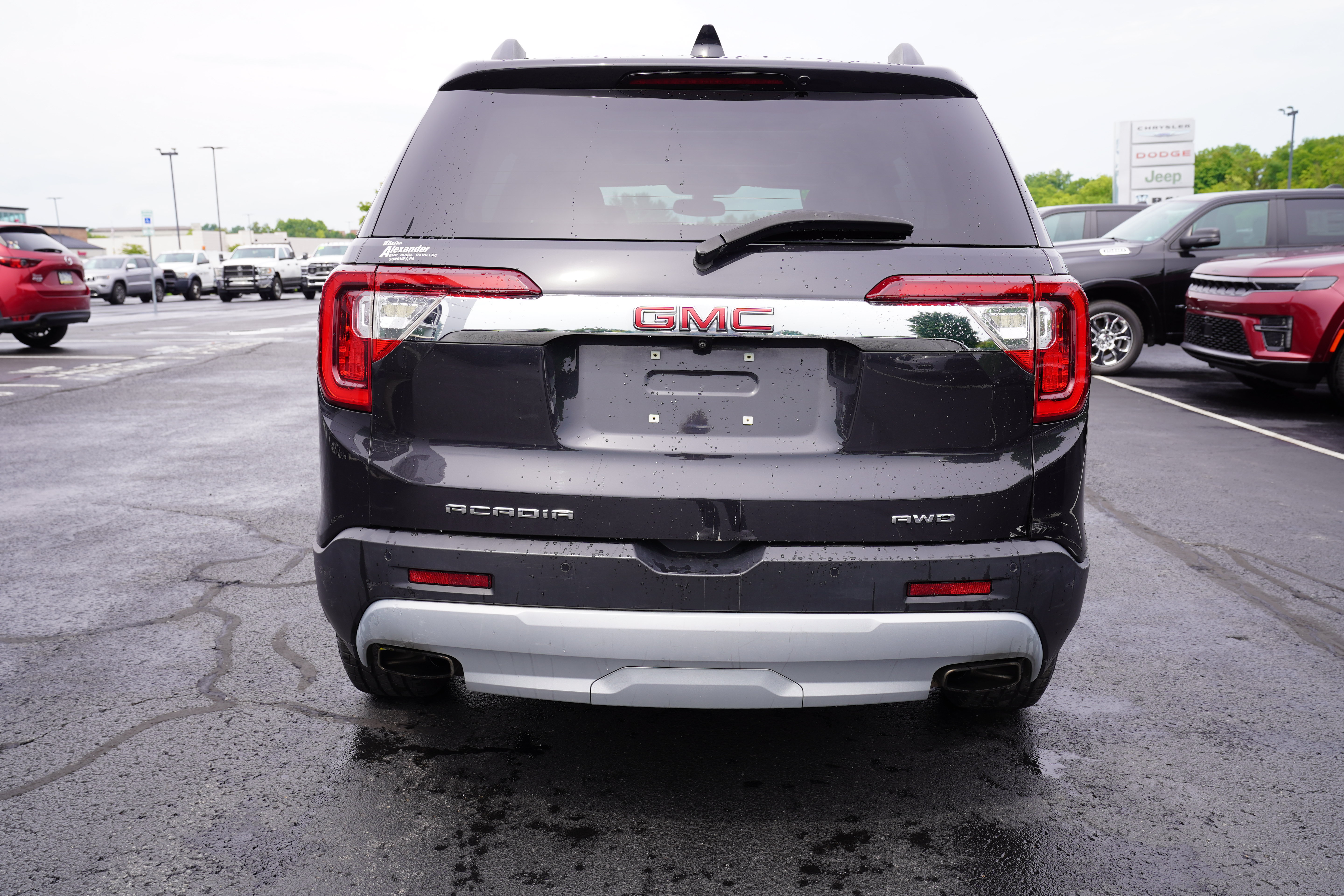 Used 2020 GMC Acadia SLT w/ Trailering Package AWD/4WD image 9