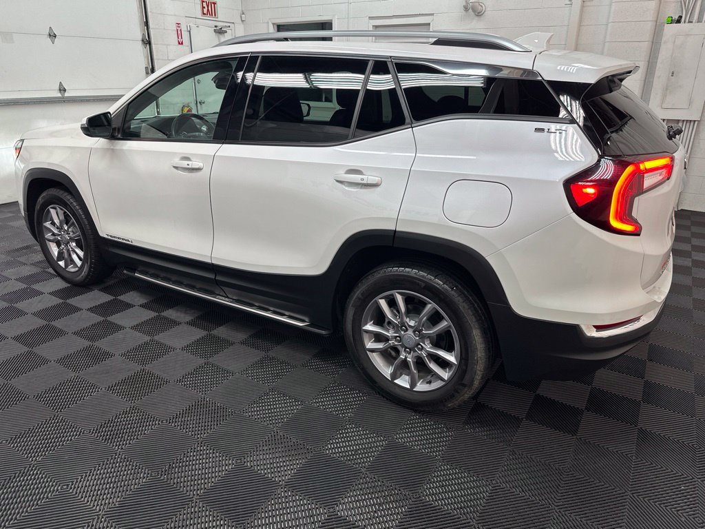 Used 2022 GMC Terrain SLT AWD/4WD image 7