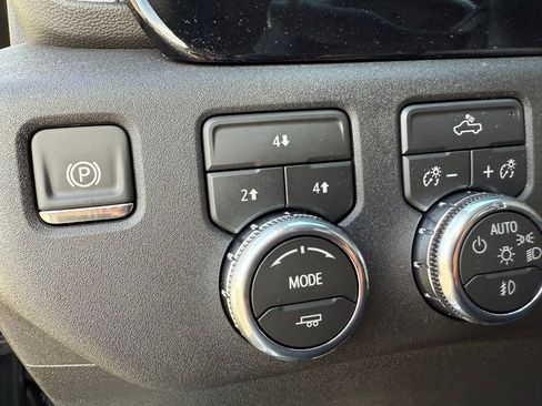 New 2026 GMC Sierra 2500 SLE w/ Preferred Package image 27