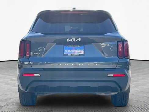 Used 2022 Kia Sorento LX AWD/4WD image 6