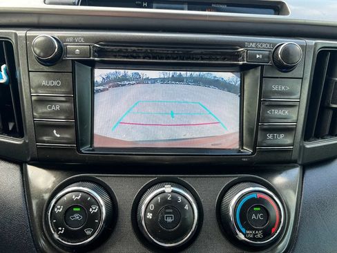 Used 2015 Toyota RAV4 LE FWD image 23