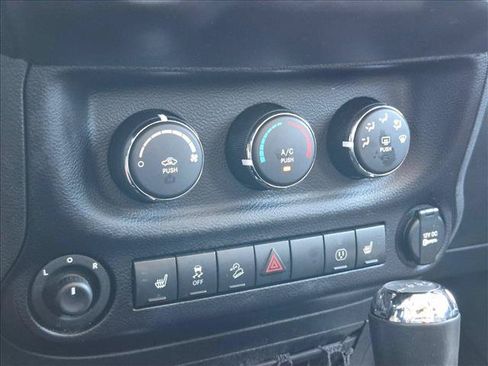 Used 2015 Jeep Wrangler Unlimited Sahara w/ Dual Top Group AWD/4WD image 13