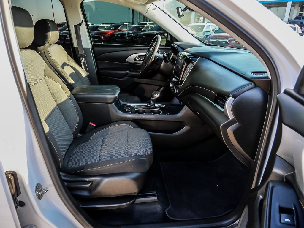 Used 2021 Chevrolet Traverse LT FWD image 15