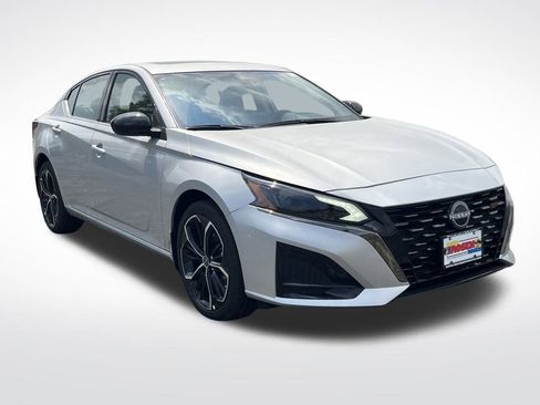 New 2025 Nissan Altima 2.5 SR w/ SR Premium Package image 7