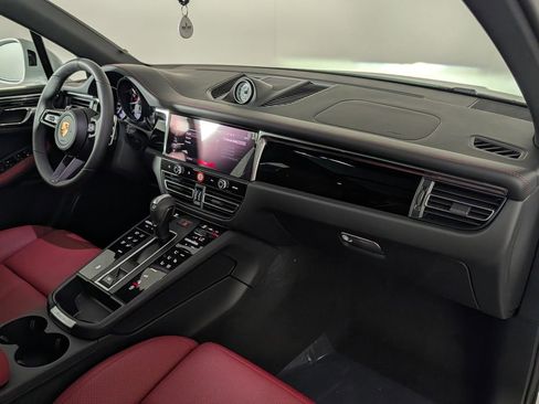 New 2026 Porsche Macan AWD/4WD image 19